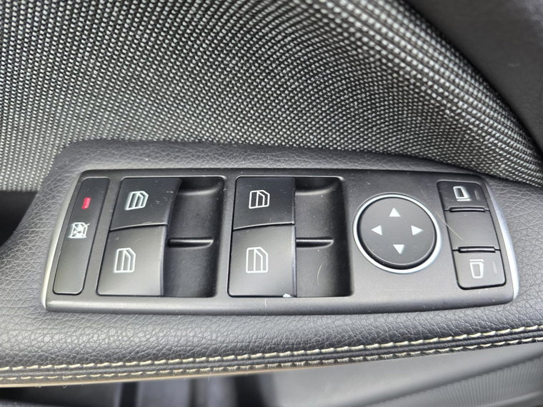 Vehicle Image 29