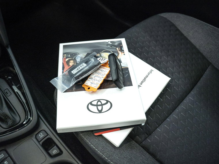 Vehicle Image 13