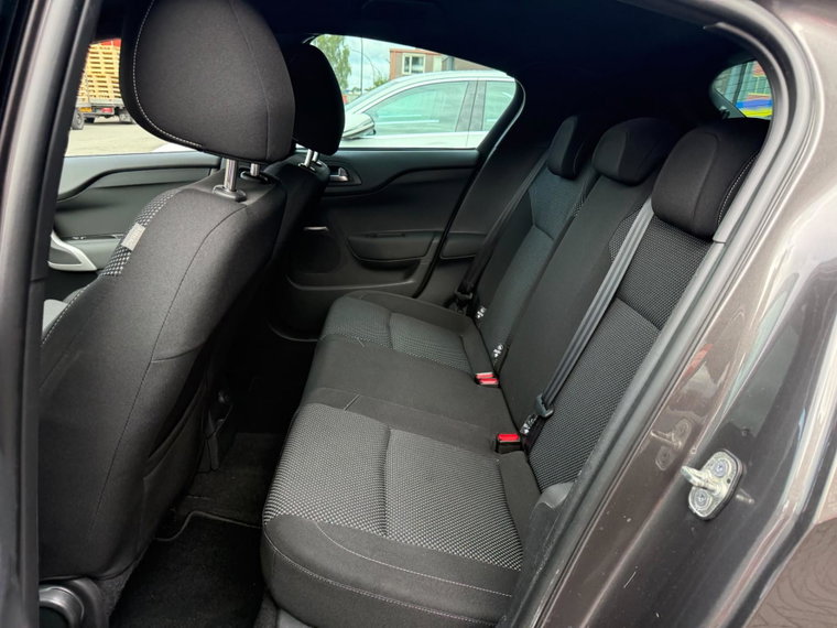 Vehicle Image 31