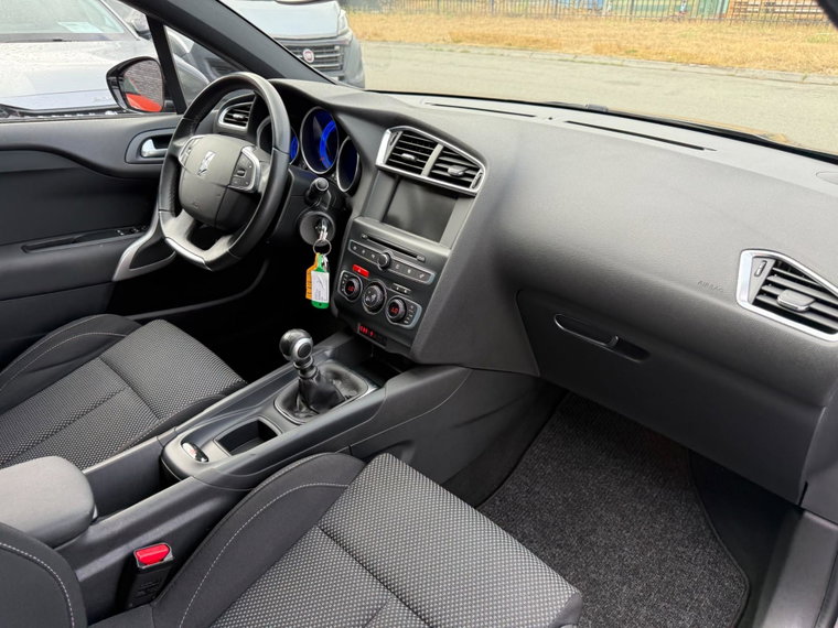 Vehicle Image 35