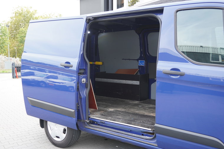 Vehicle Image 12