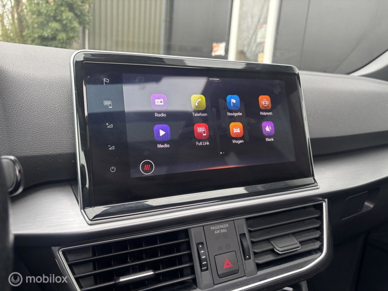 Vehicle Image 25