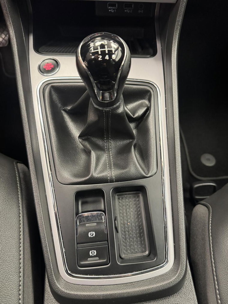 Vehicle Image 35