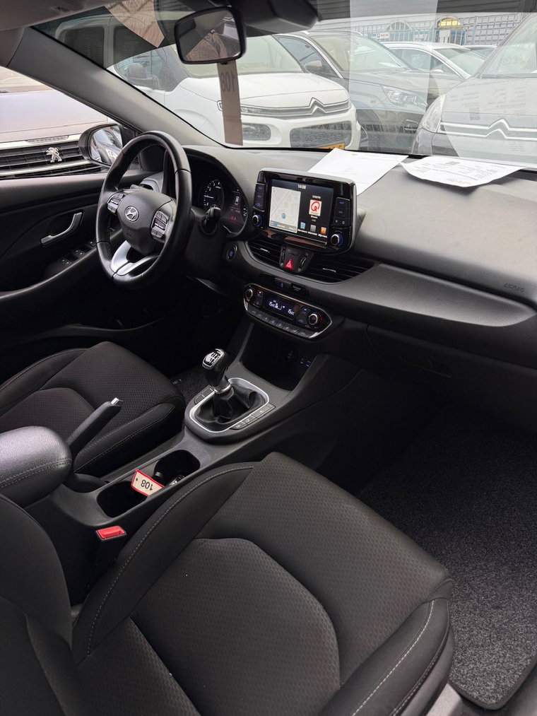 Vehicle Image 22