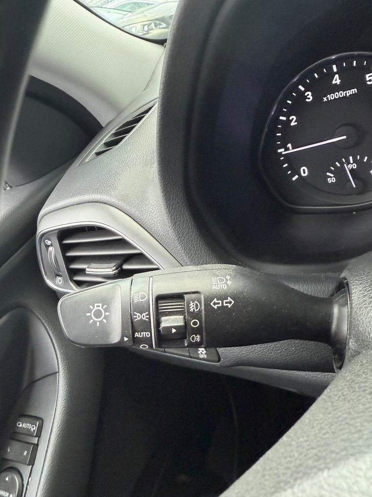 Vehicle Image 38
