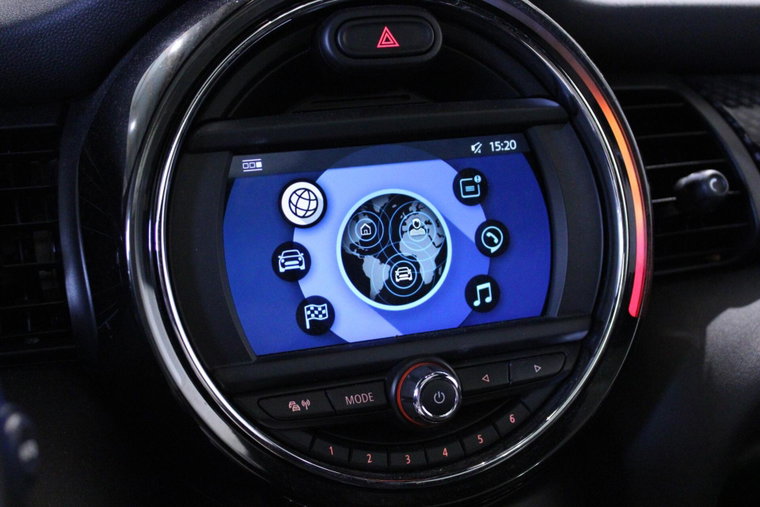 Vehicle Image 15