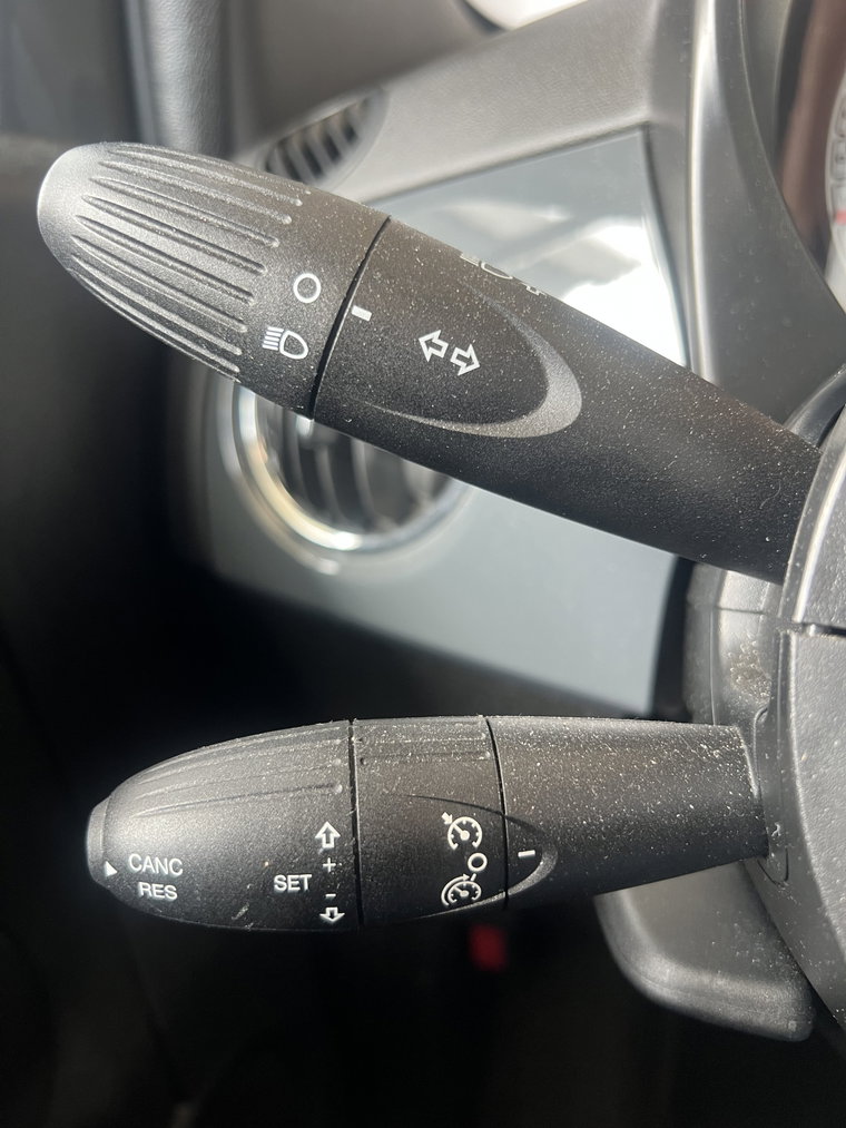 Vehicle Image 25
