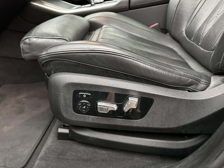 Vehicle Image 37