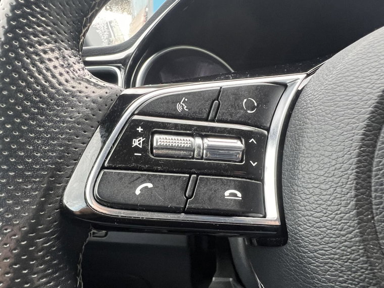 Vehicle Image 42