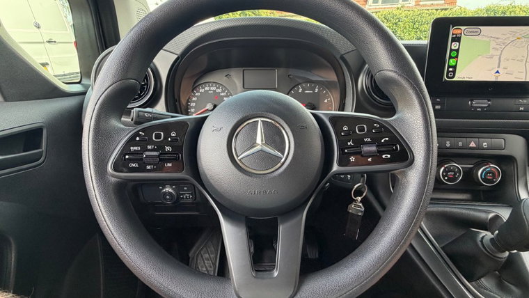 Vehicle Image 26