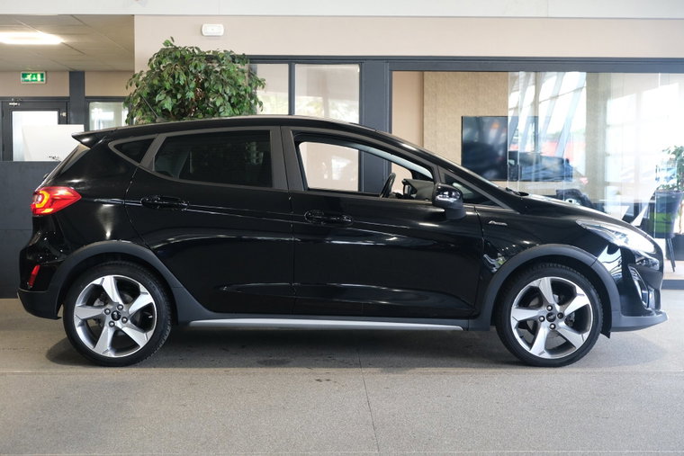 Vehicle Image 7
