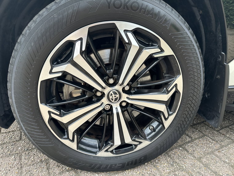 Vehicle Image 17
