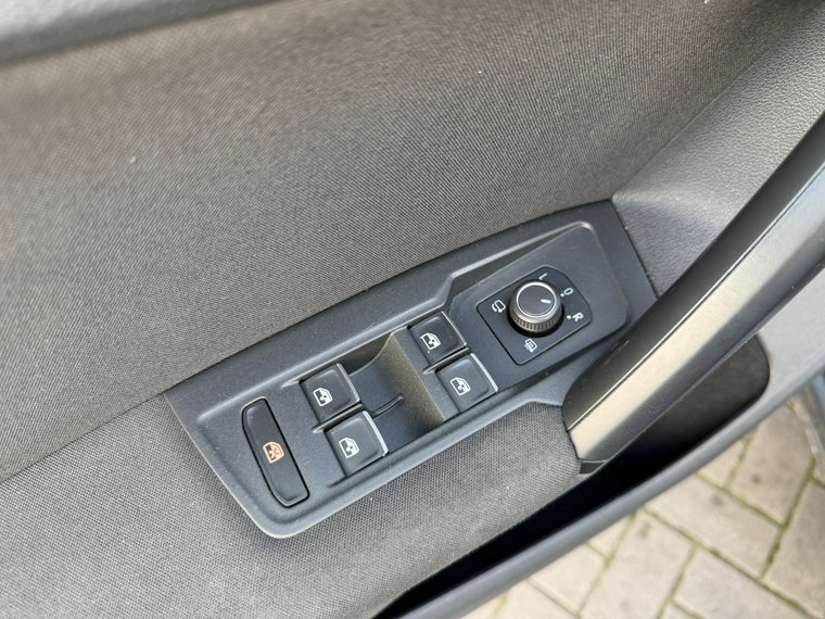 Vehicle Image 33