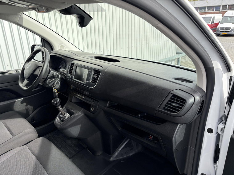 Vehicle Image 29