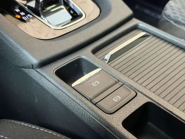 Vehicle Image 40