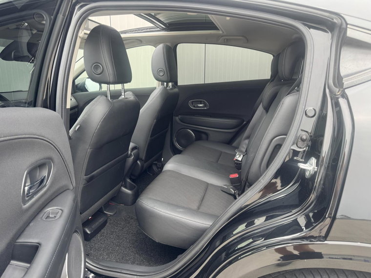 Vehicle Image 21