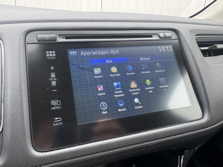 Vehicle Image 25