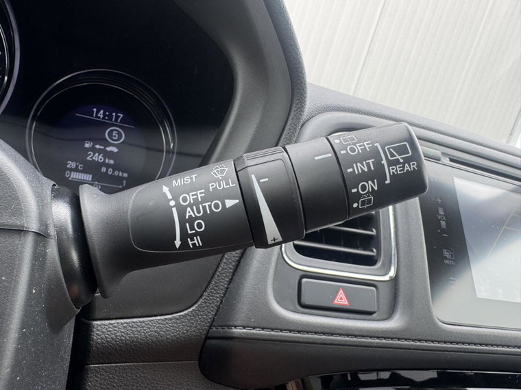 Vehicle Image 38