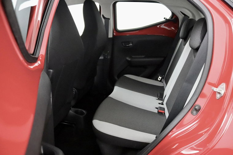 Vehicle Image 14