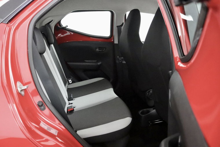 Vehicle Image 15