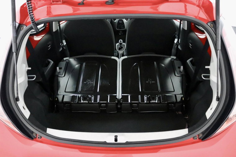Vehicle Image 37