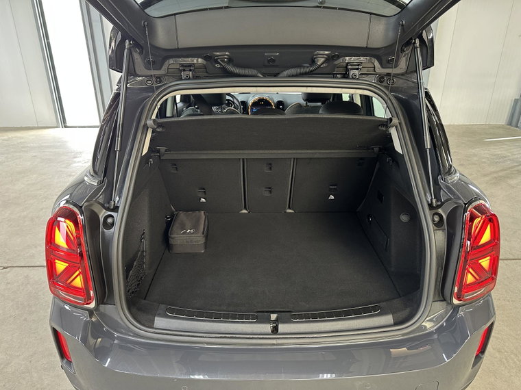 Vehicle Image 32
