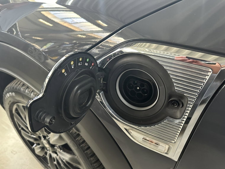 Vehicle Image 40