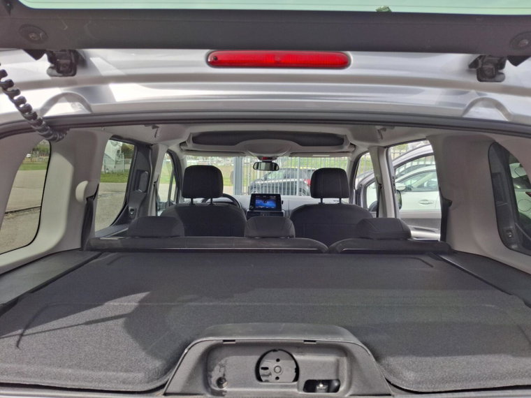Vehicle Image 19