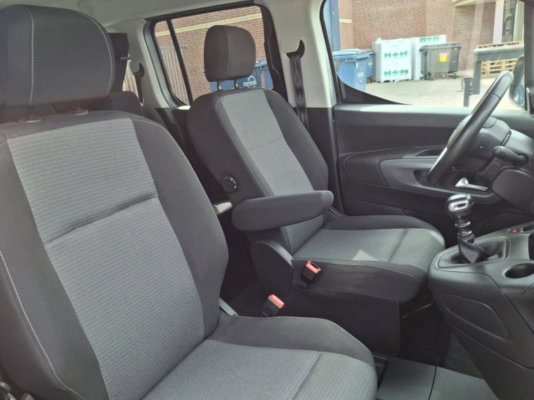 Vehicle Image 20