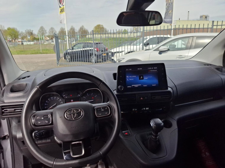 Vehicle Image 11