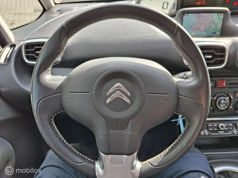 Vehicle Image 22