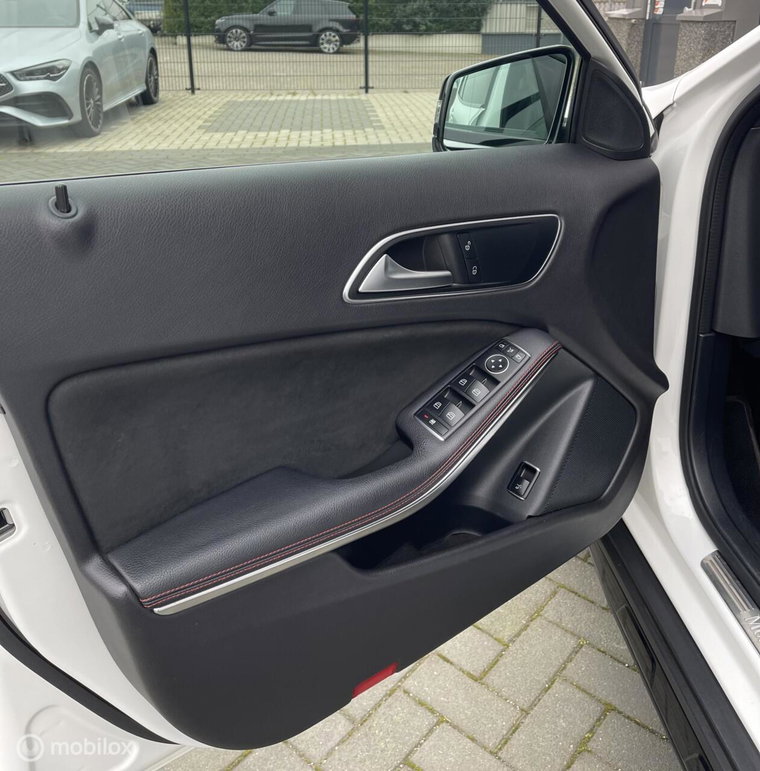 Vehicle Image 26