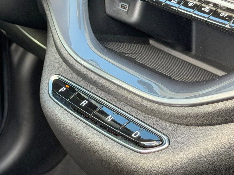Vehicle Image 32