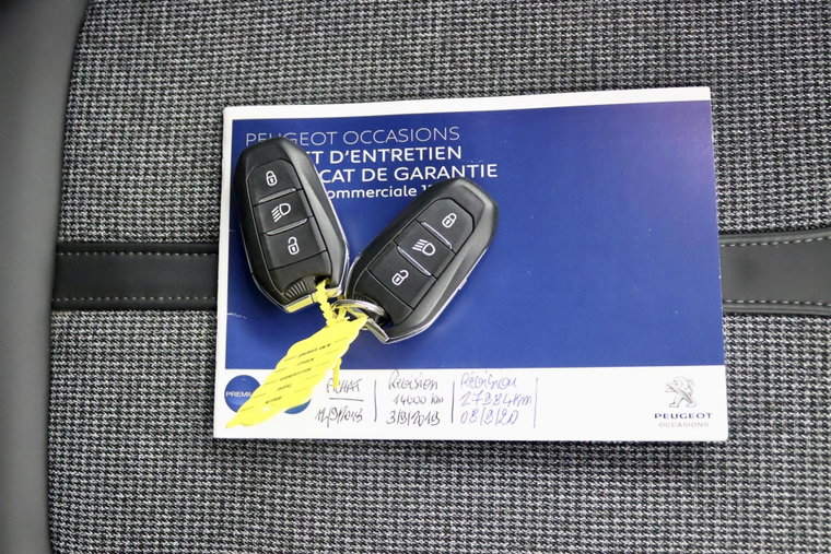 Vehicle Image 30