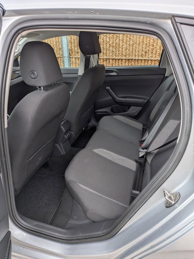 Vehicle Image 19