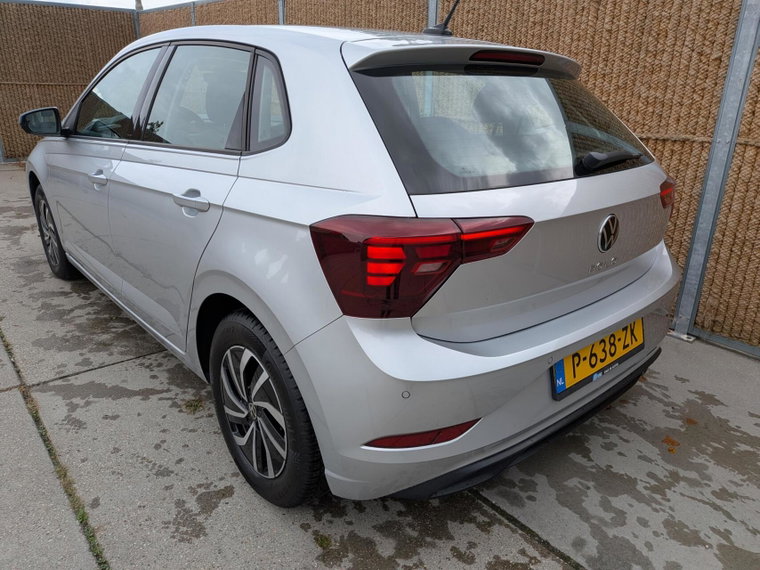 Vehicle Image 22