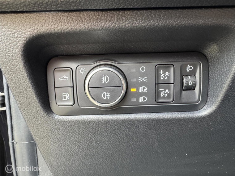 Vehicle Image 27