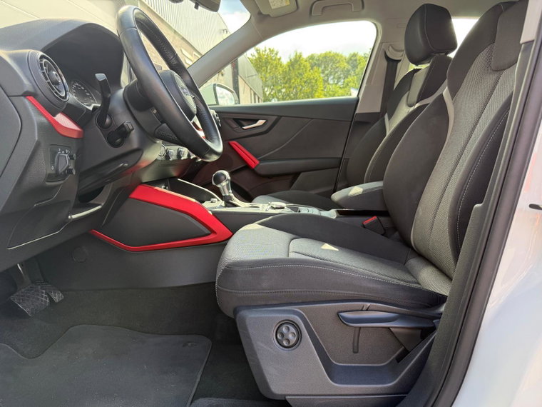 Vehicle Image 16