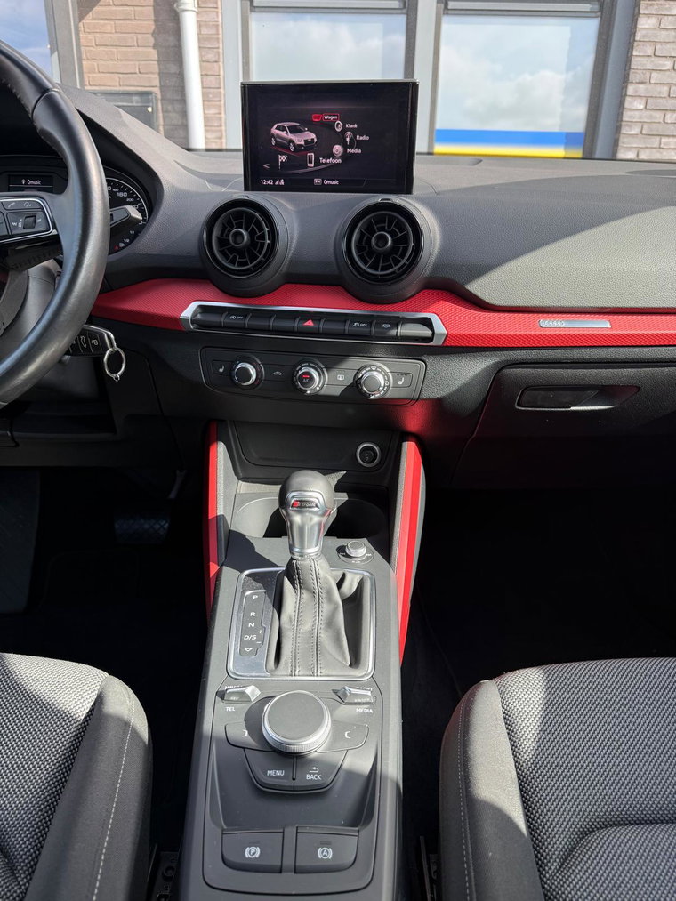 Vehicle Image 26