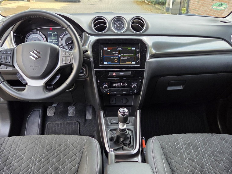 Vehicle Image 12