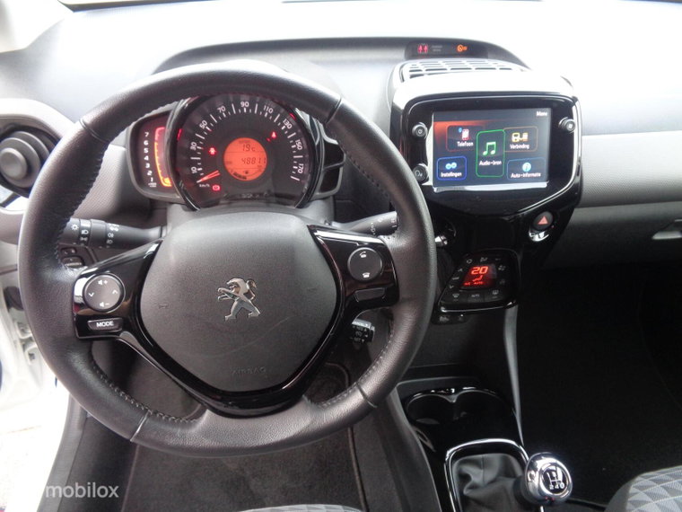 Vehicle Image 22