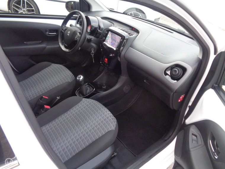 Vehicle Image 36