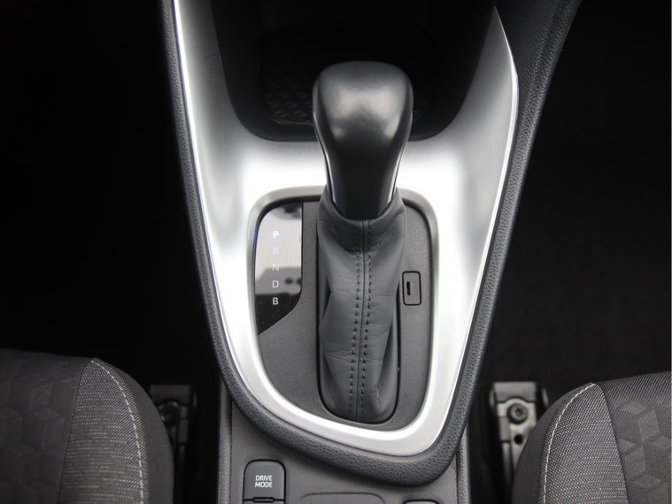 Vehicle Image 25