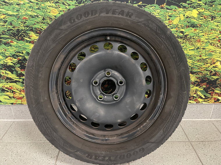 Vehicle Image 19