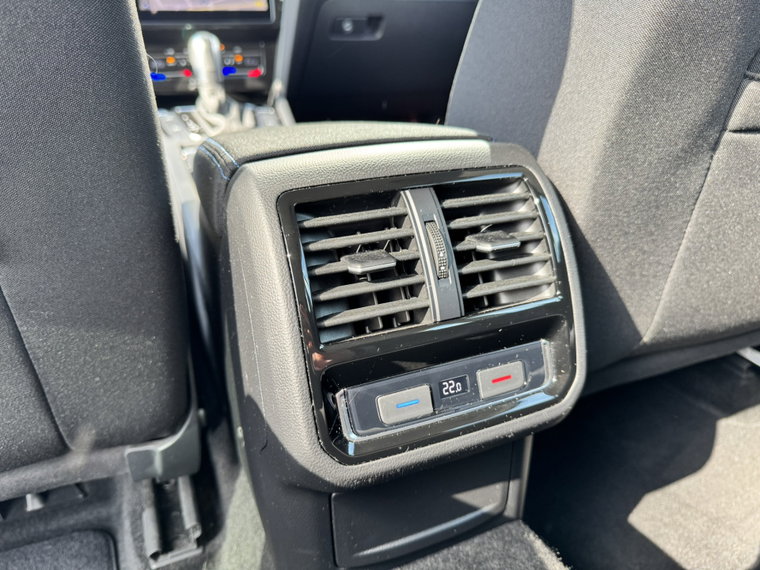 Vehicle Image 27