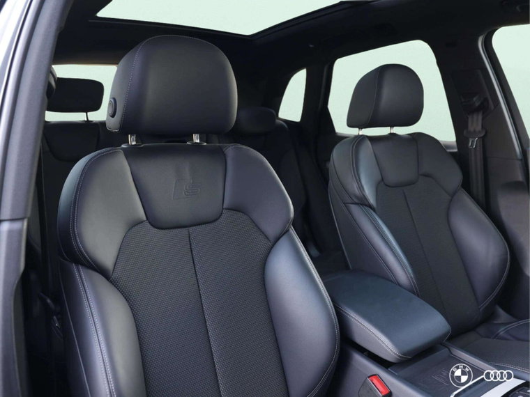 Vehicle Image 32