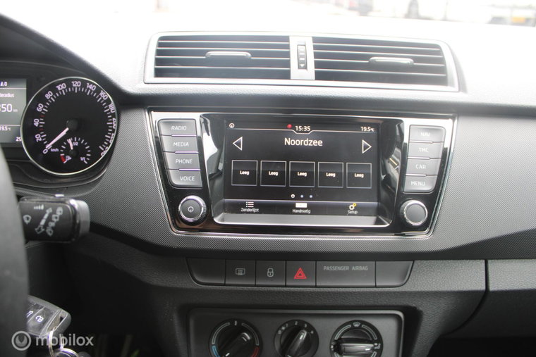 Vehicle Image 26