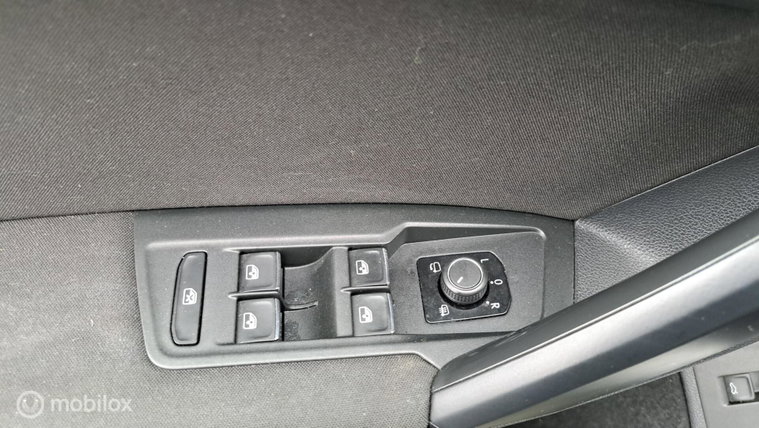 Vehicle Image 40