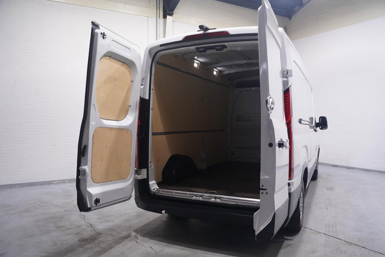 Vehicle Image 13
