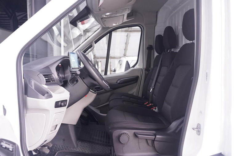 Vehicle Image 18